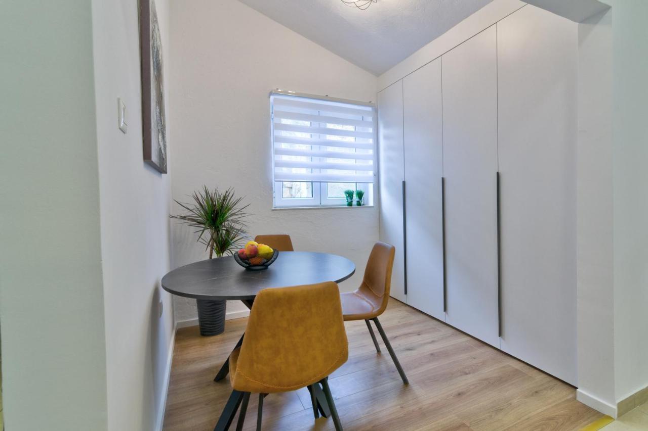 Apartments Bobinac Сень Екстер'єр фото